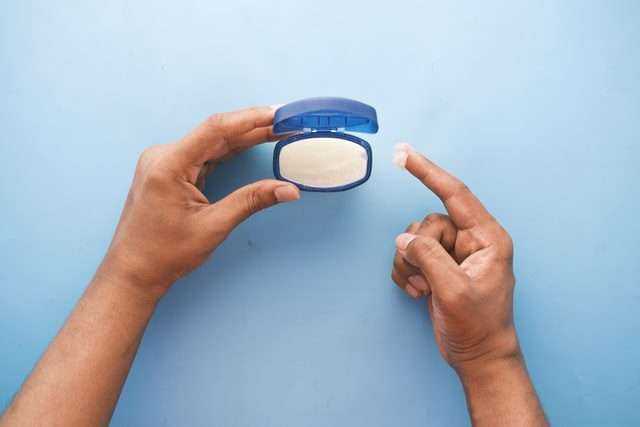 How To Treat Eczema On Hands: 6 Best Treatment Options 4 towfiqu barbhuiya INJMdZOKEMA unsplash