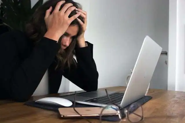 Conflict Avoidance: 5 Harmful Effects and Ways to Overcome. 3 elisa ventur bmJAXAz6ads unsplash