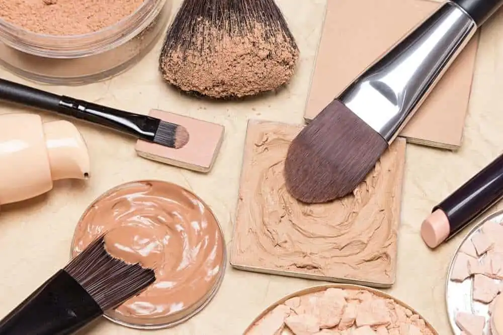 6 Best Steps On How To Apply Foundation Immaculately 7 shutterstock 542654758