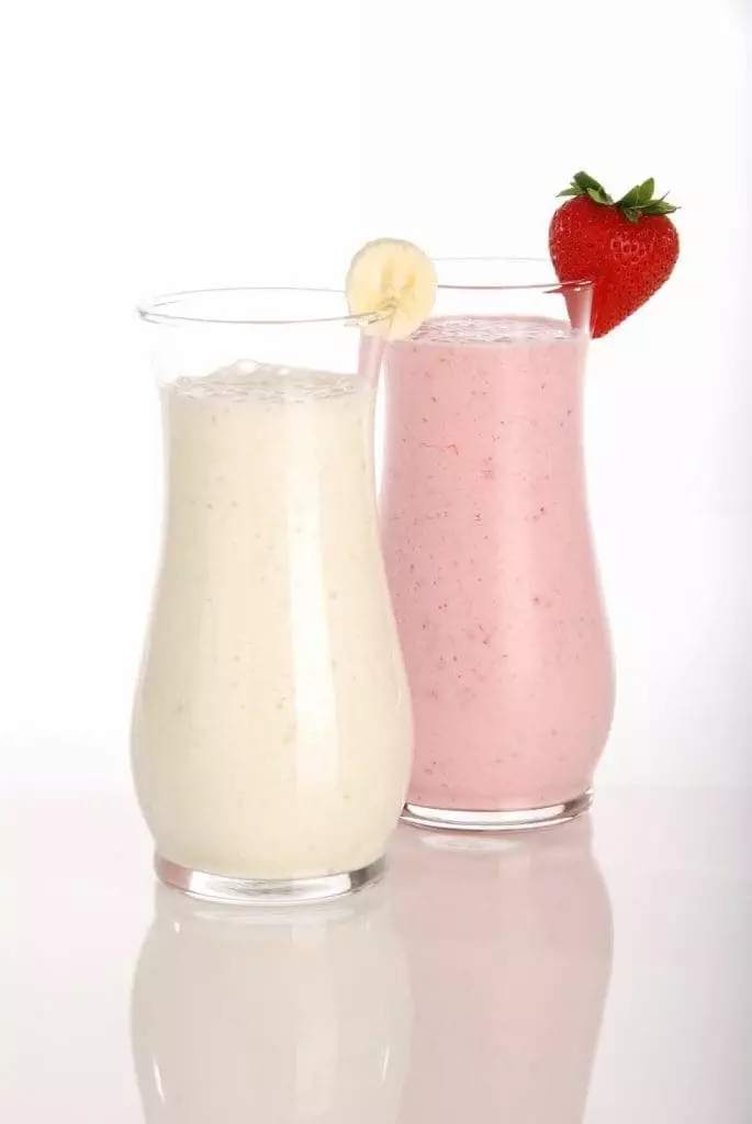 1138028 strawberry and banana milkshakes